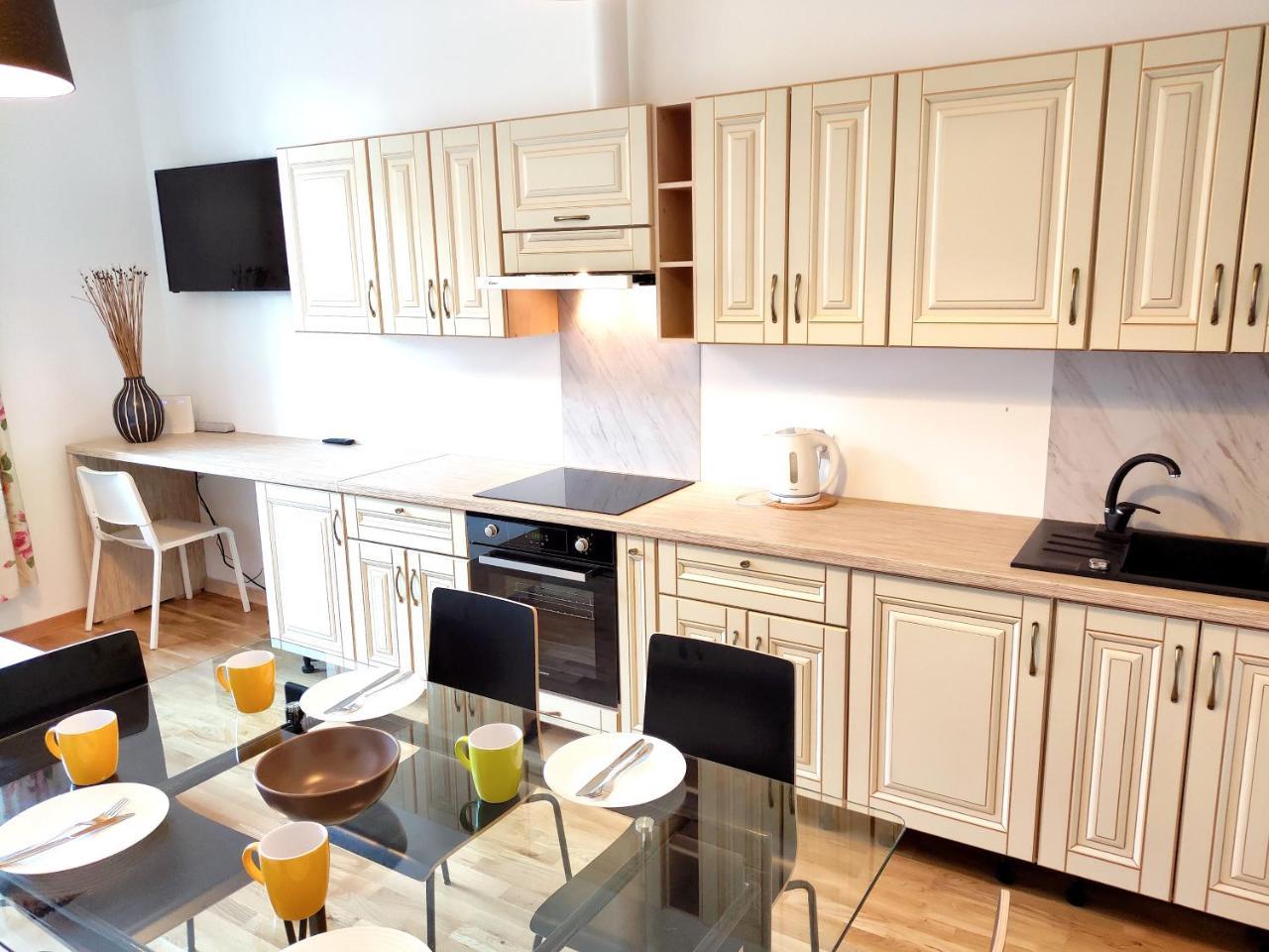 Brivibas Center Apartments Riga Exterior photo